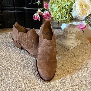 Soft Leather Upper Western Style Ankle Boot Size 6 🐴